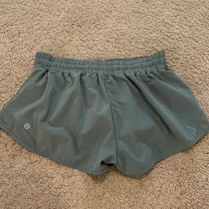 Lululemon Hotty Hot Low-rise Lined Short 2.5